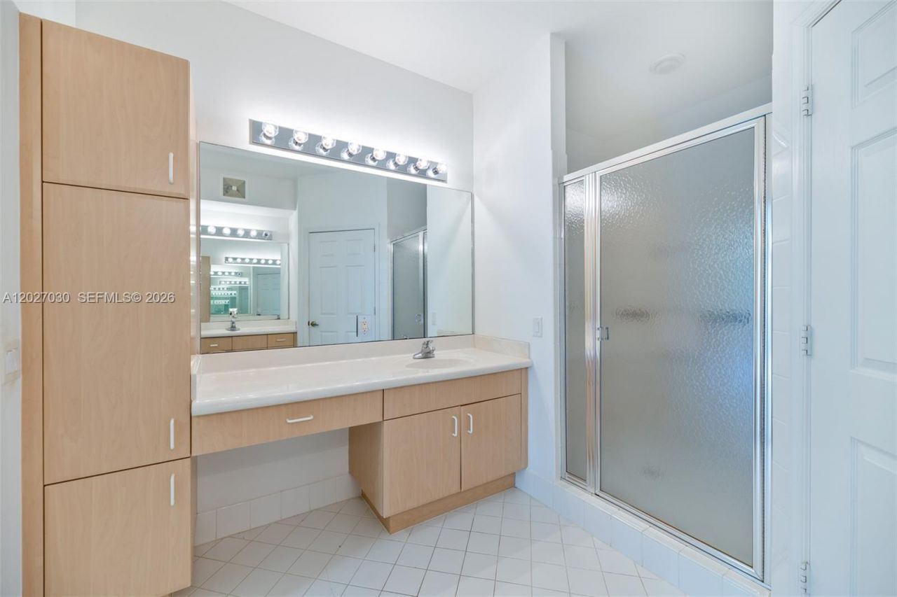 1695 Passion Vine Cir, Unit 22-1, Weston, FL 33326 Photo