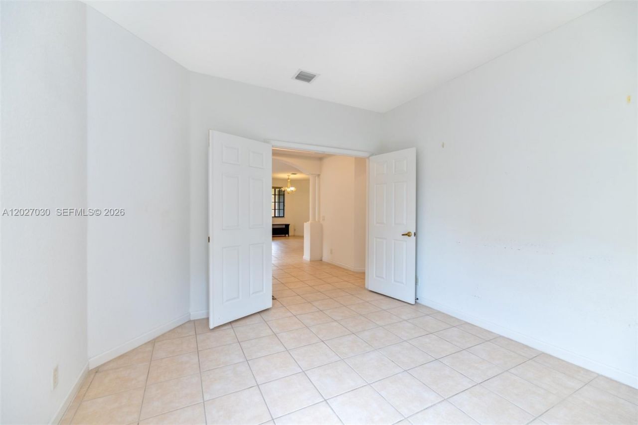 1695 Passion Vine Cir, Unit 22-1, Weston, FL 33326 Photo