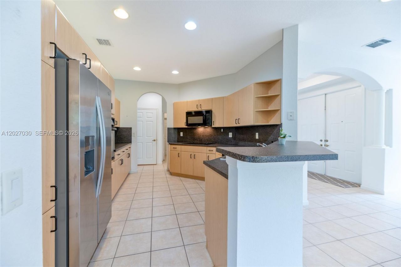 1695 Passion Vine Cir, Unit 22-1, Weston, FL 33326 Photo