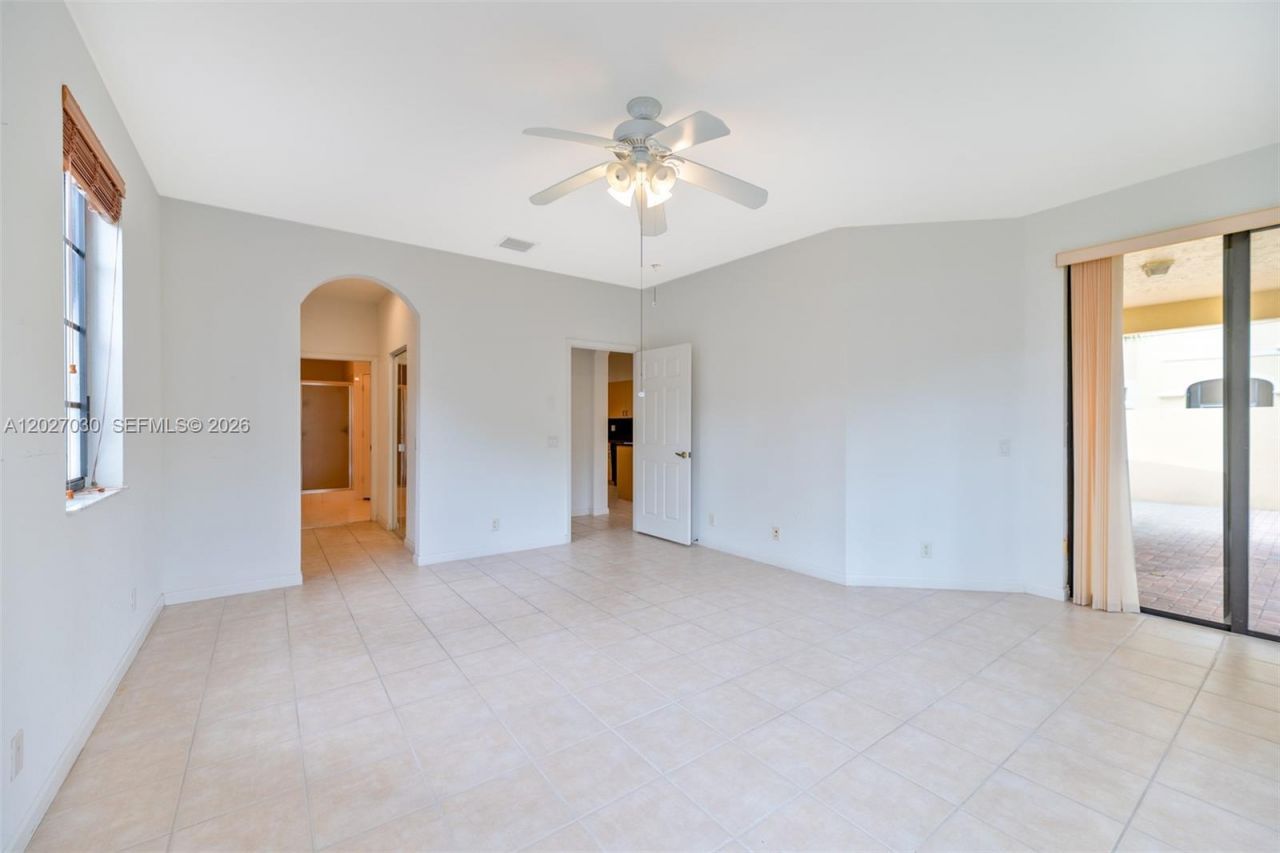 1695 Passion Vine Cir, Unit 22-1, Weston, FL 33326 Photo