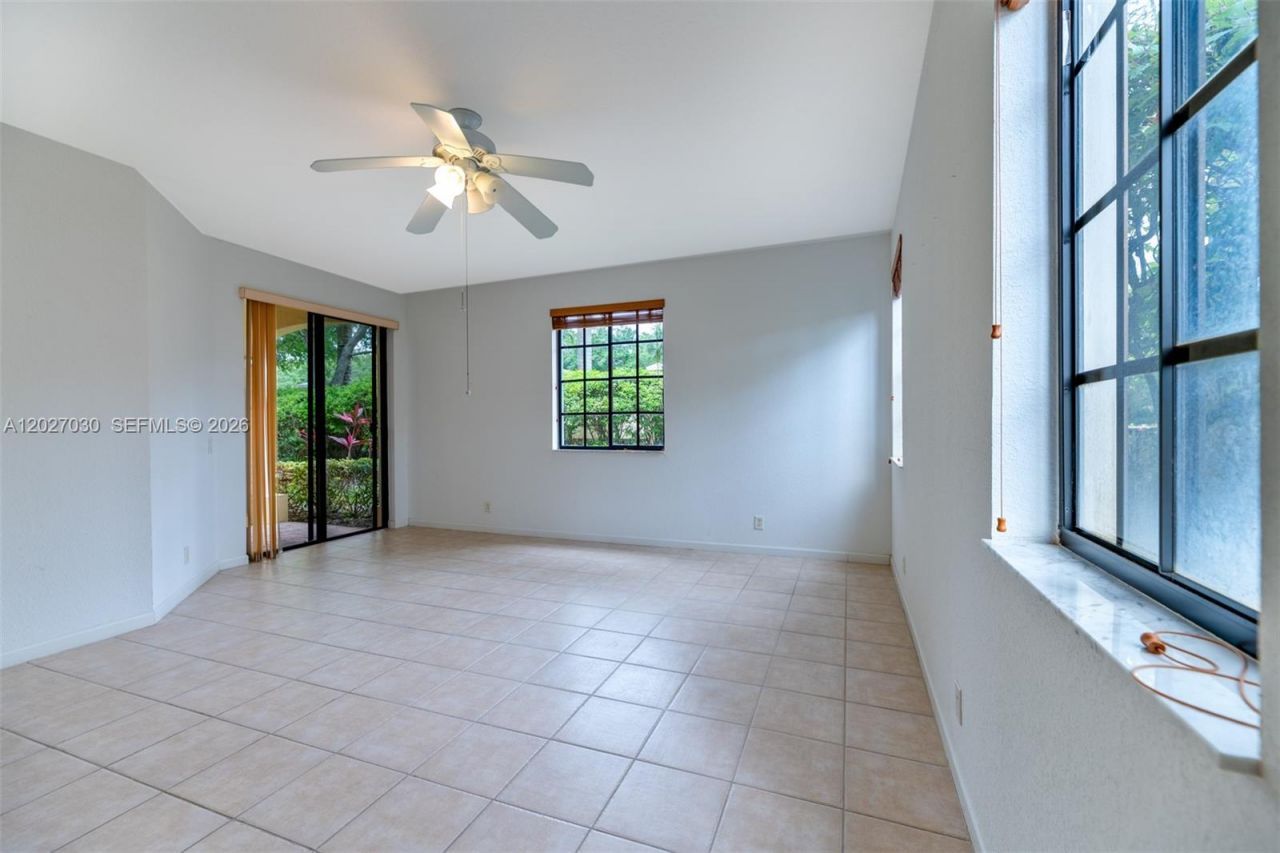 1695 Passion Vine Cir, Unit 22-1, Weston, FL 33326 Photo