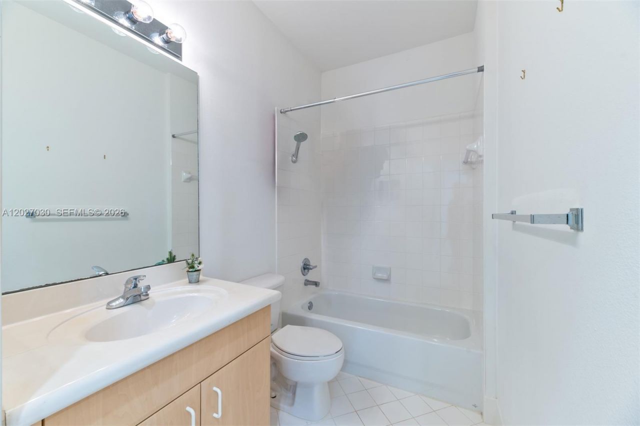 1695 Passion Vine Cir, Unit 22-1, Weston, FL 33326 Photo