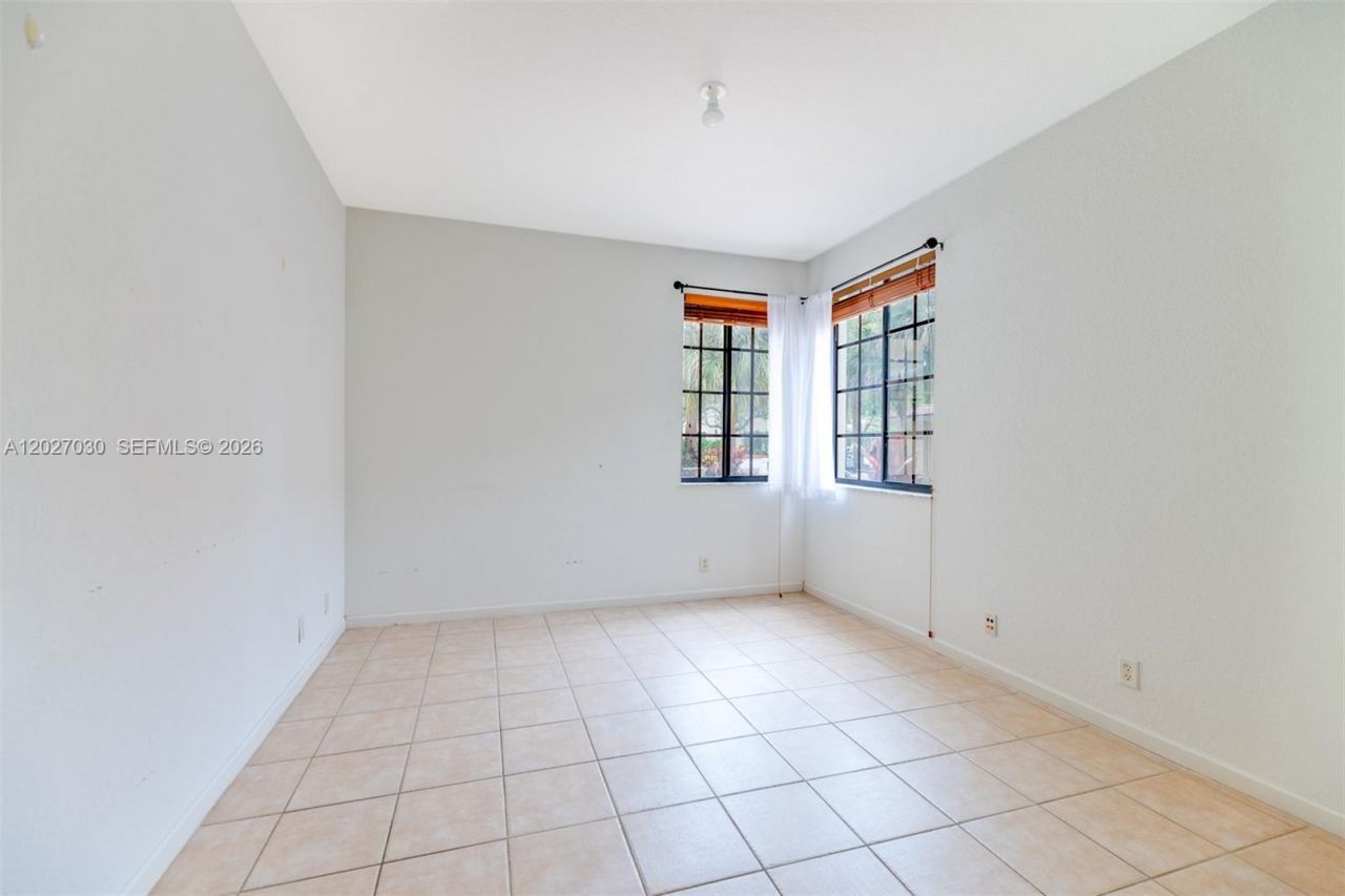 1695 Passion Vine Cir, Unit 22-1, Weston, FL 33326 Photo