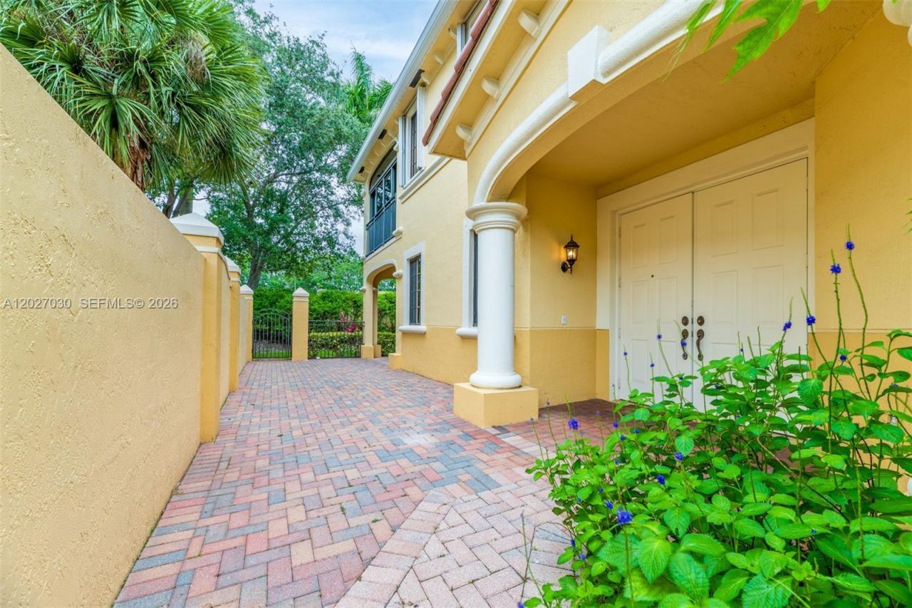 1695 Passion Vine Cir, Unit 22-1, Weston, FL 33326 Photo