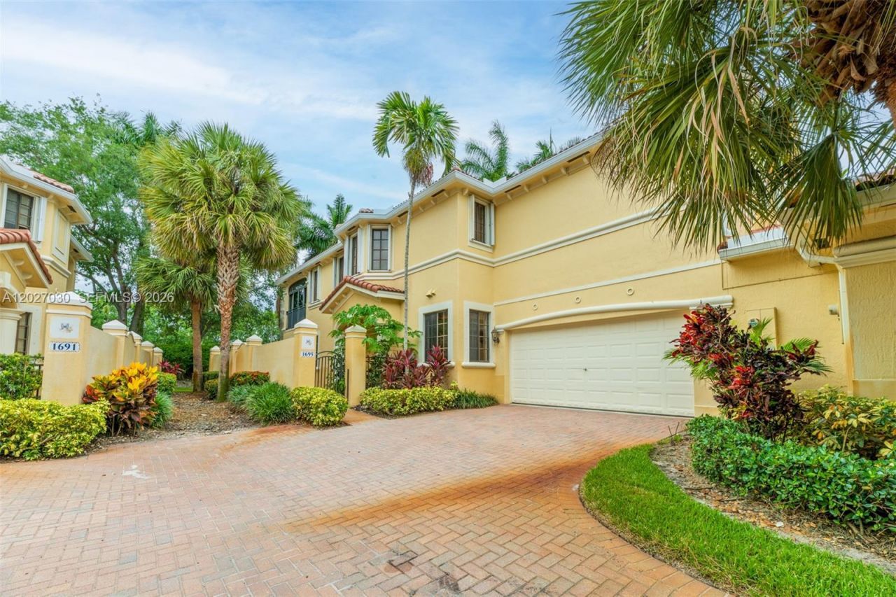 1695 Passion Vine Cir, Unit 22-1, Weston, FL 33326 Photo