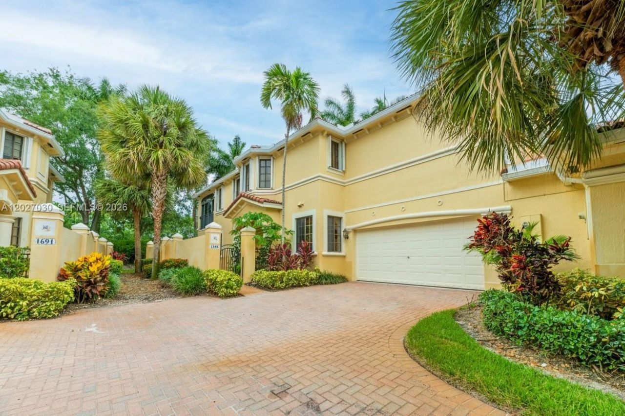 1695 Passion Vine Cir, Unit 22-1, Weston, FL 33326 Photo