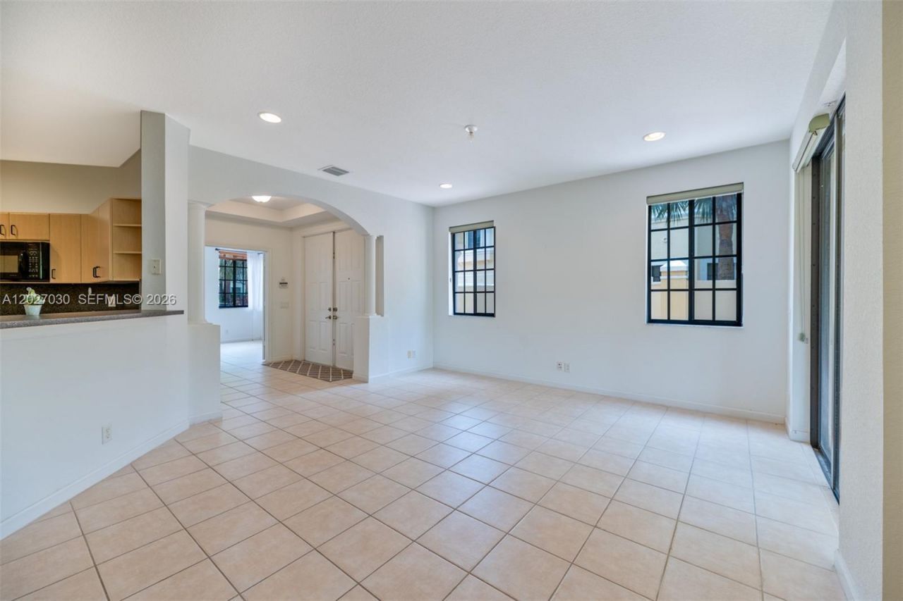 1695 Passion Vine Cir, Unit 22-1, Weston, FL 33326 Photo