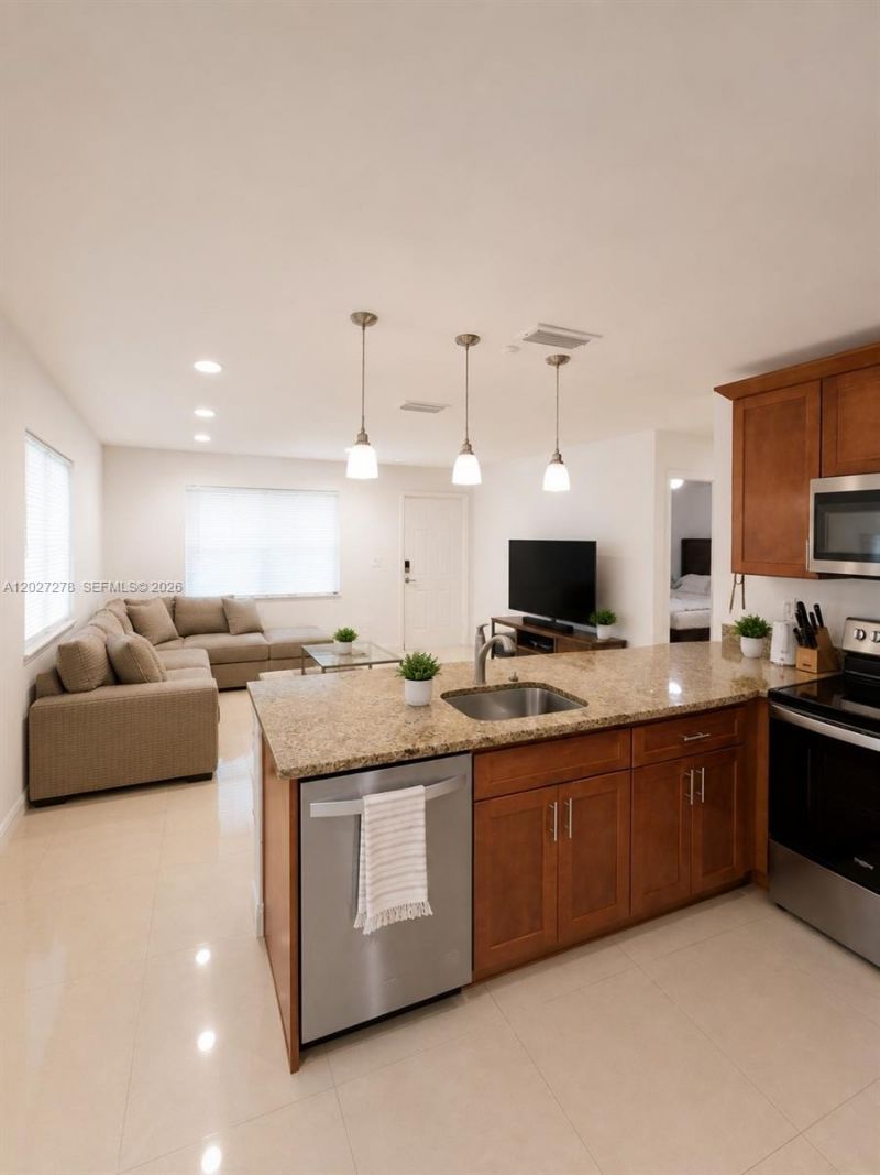 901 NE 2nd St , Hallandale Beach, FL 33009 Photo