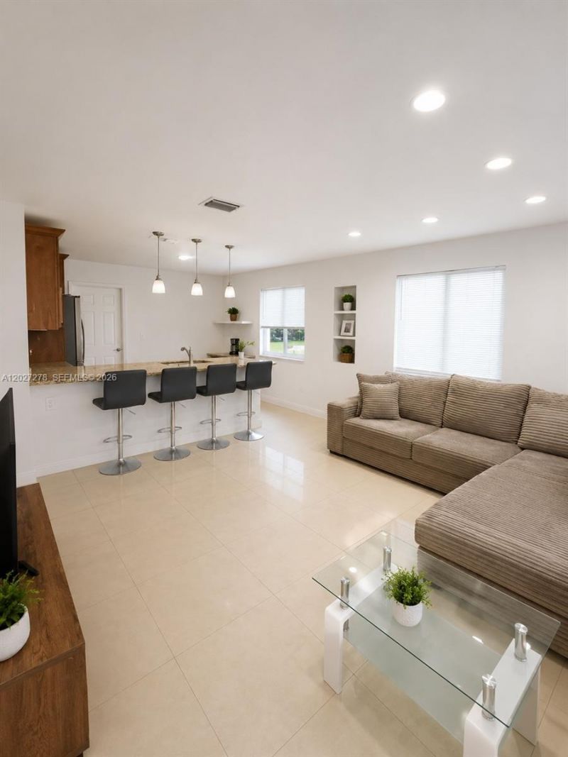 901 NE 2nd St , Hallandale Beach, FL 33009 Photo