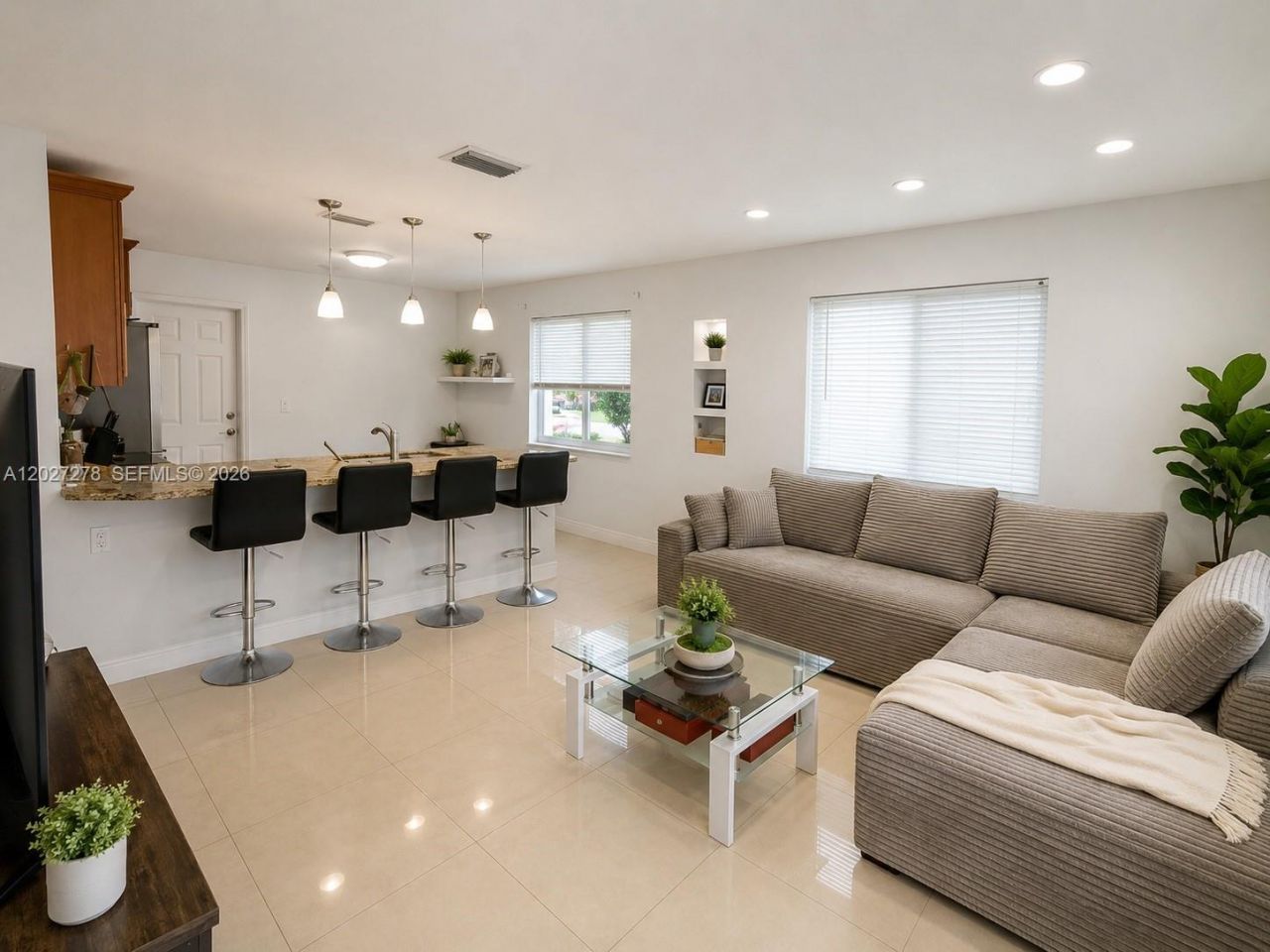 901 NE 2nd St , Hallandale Beach, FL 33009 Photo
