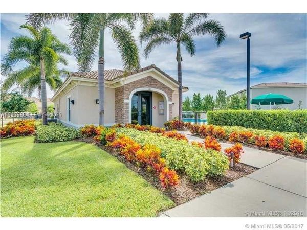 311 NE 194th Ln , Unit 311, Miami, FL 33179
