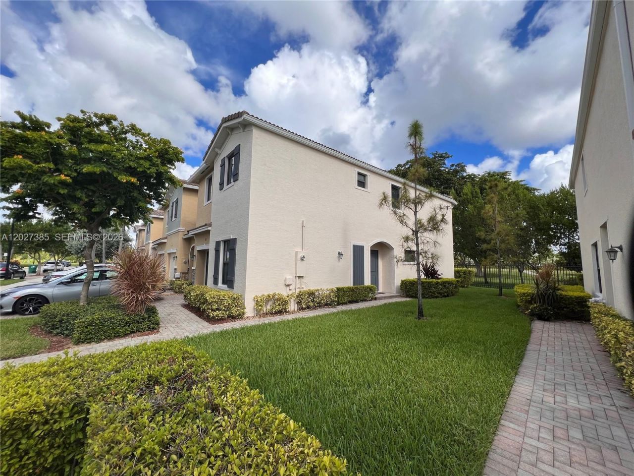 311 NE 194th Ln , Unit 311, Miami, FL 33179 Photo