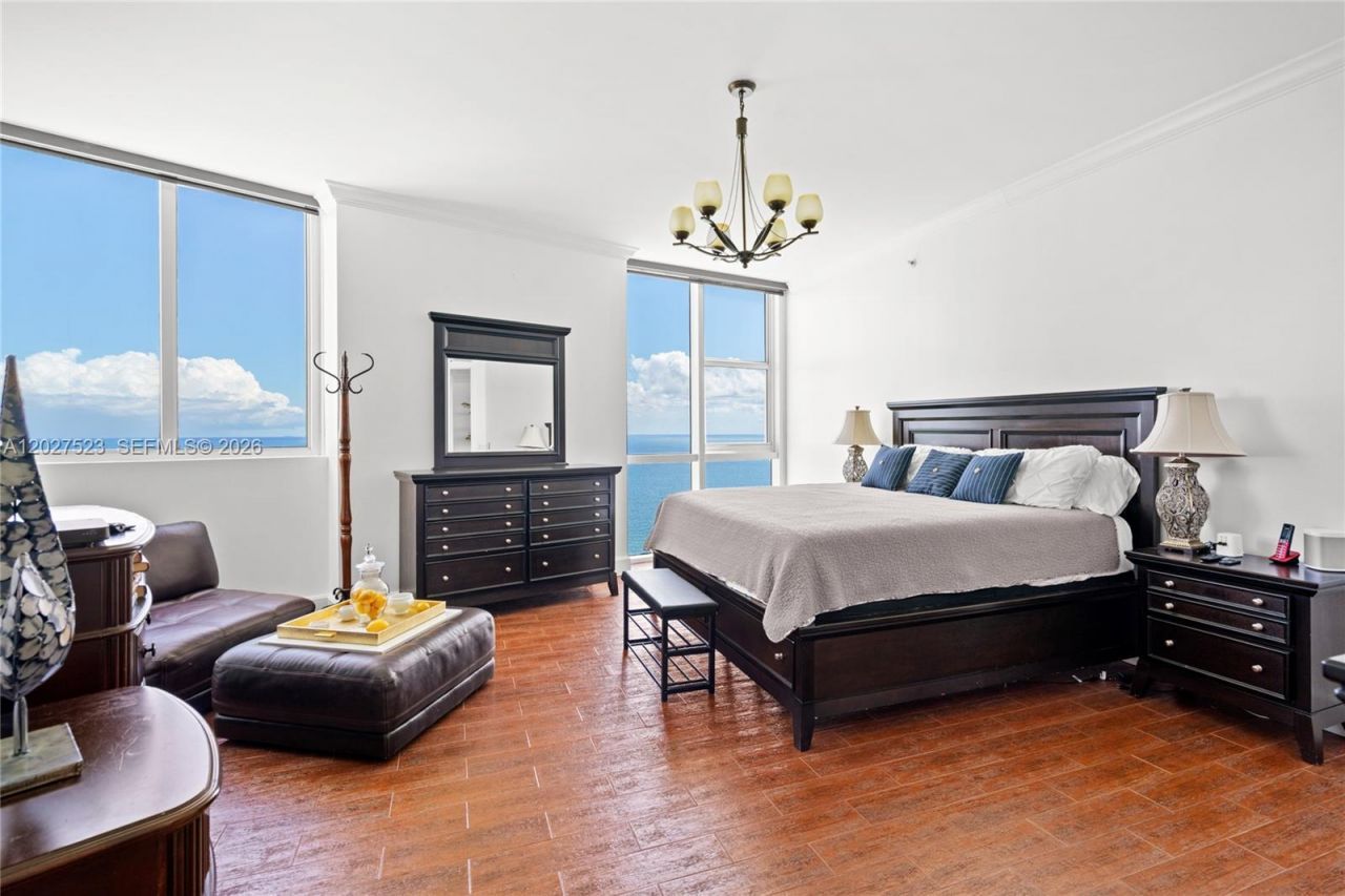 18201 Collins Ave , Unit 4209, Sunny Isles Beach, FL 33160 Photo