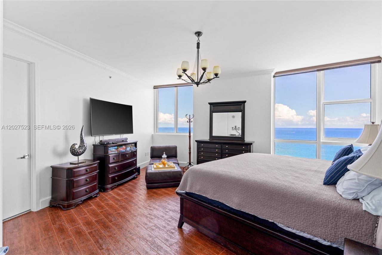 18201 Collins Ave , Unit 4209, Sunny Isles Beach, FL 33160 Photo