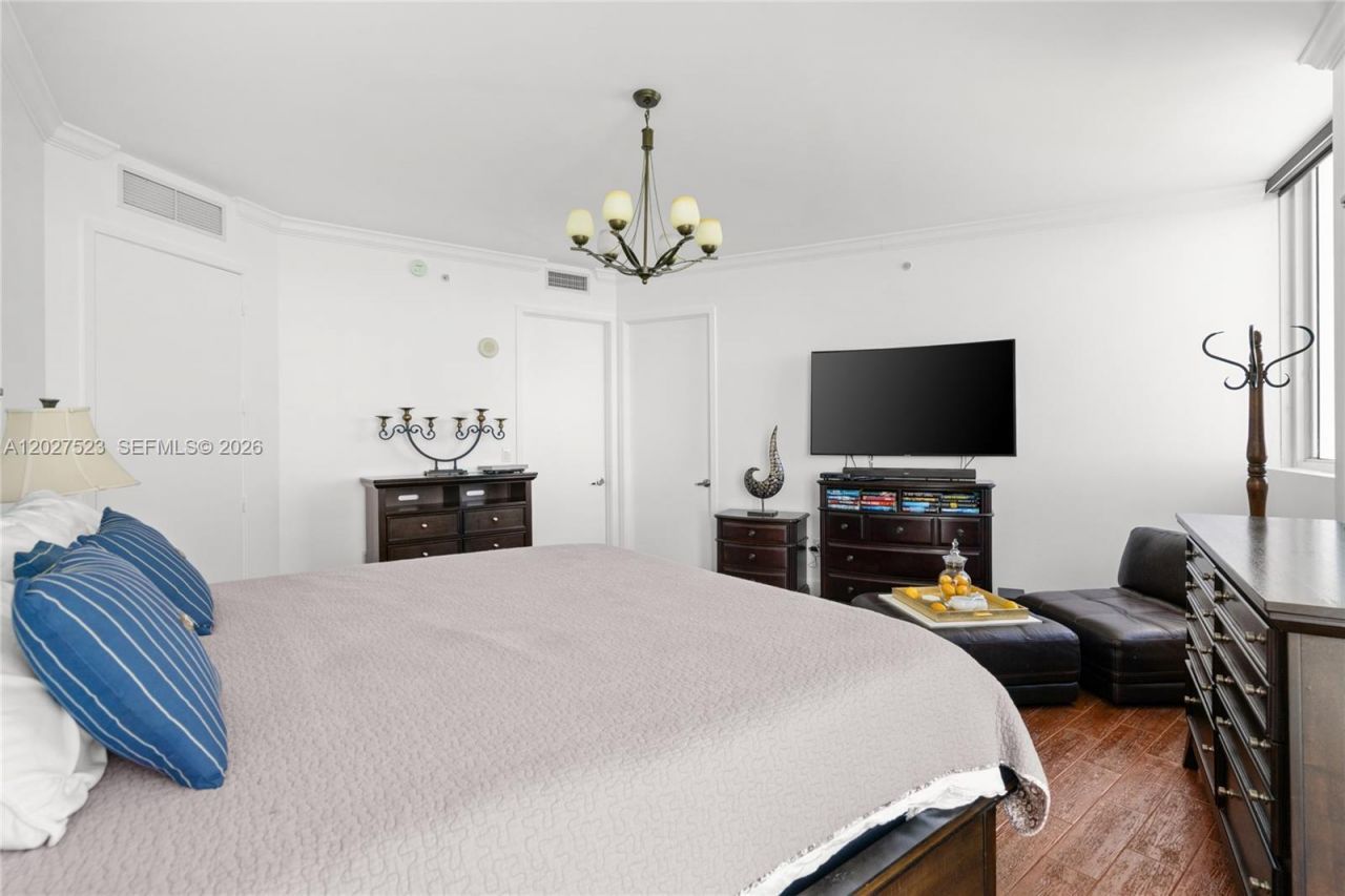 18201 Collins Ave , Unit 4209, Sunny Isles Beach, FL 33160 Photo
