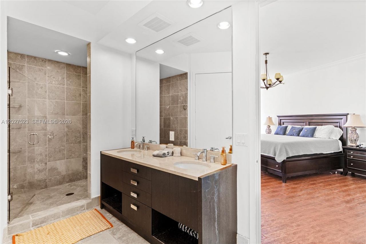 18201 Collins Ave , Unit 4209, Sunny Isles Beach, FL 33160 Photo