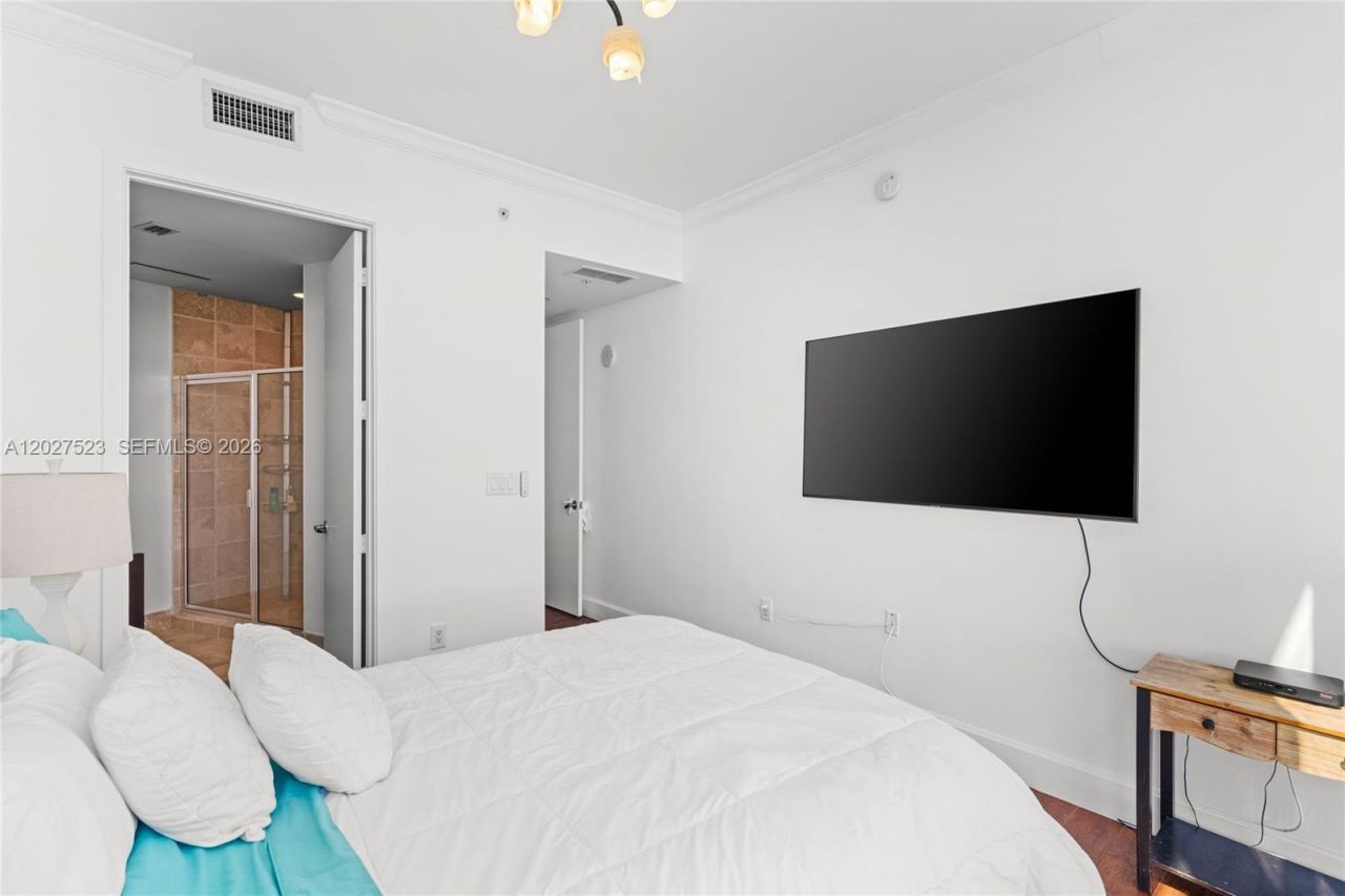18201 Collins Ave , Unit 4209, Sunny Isles Beach, FL 33160 Photo