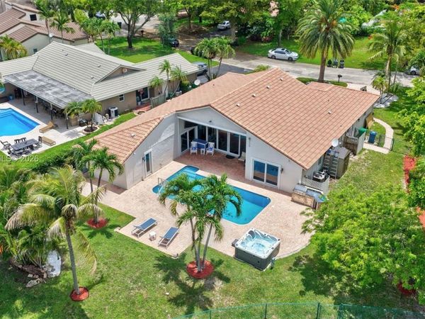 1860 NW 107th Ter , Coral Springs, FL 33071