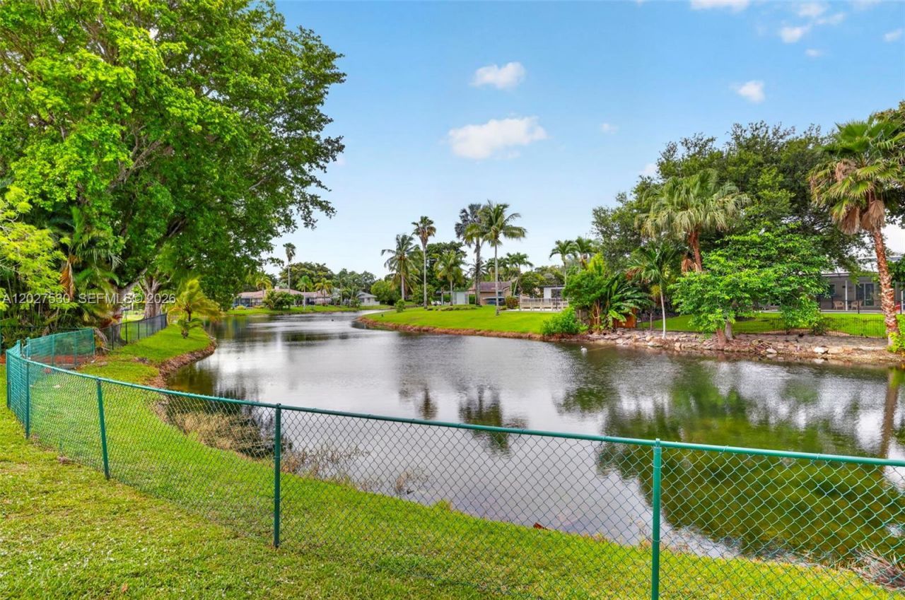 1860 NW 107th Ter , Coral Springs, FL 33071 Photo