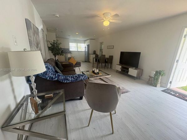 201 Columbus Pkwy, Unit B, Hollywood, FL 33021