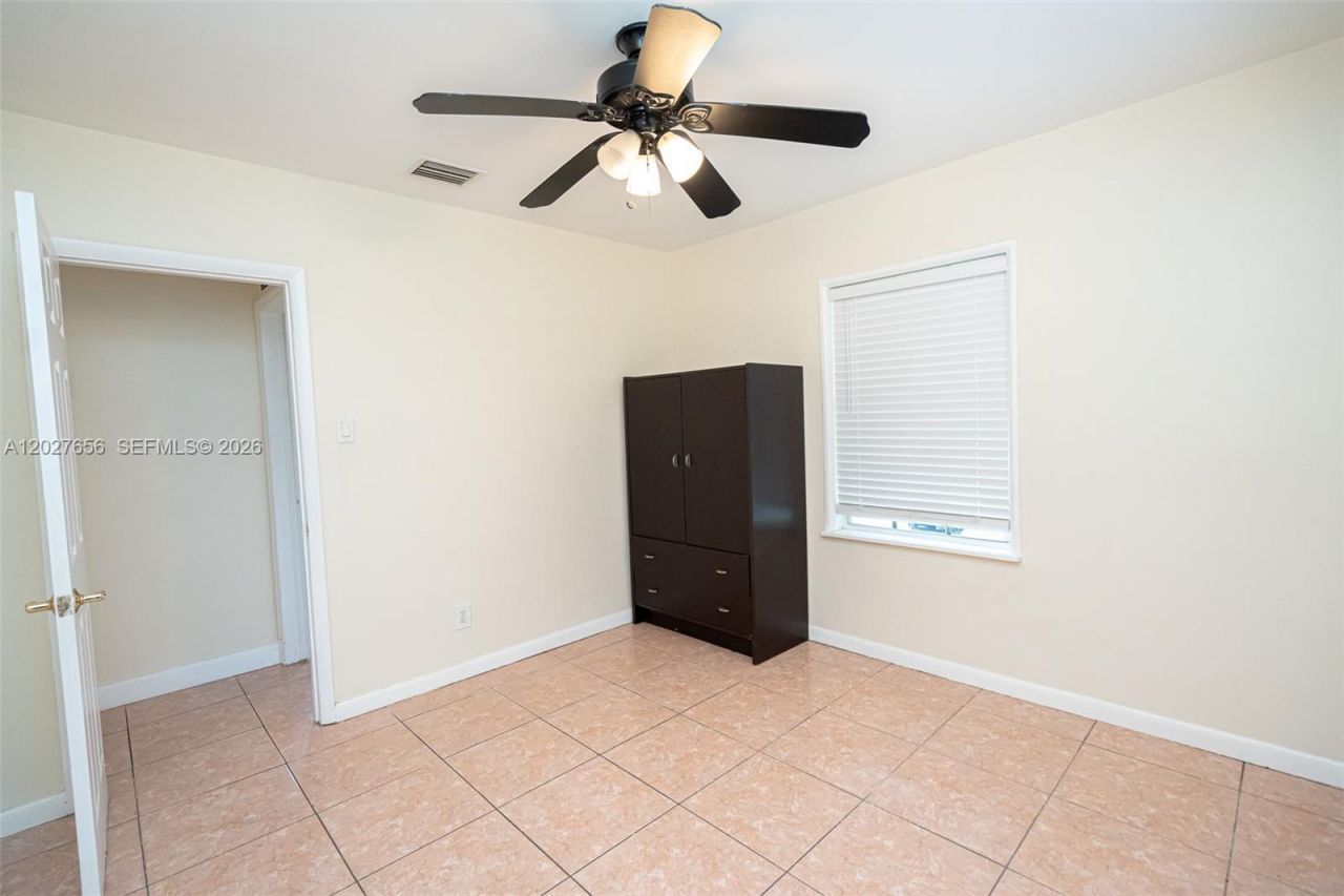 5613 Pierce St , Unit 2, Hollywood, FL 33021 Photo