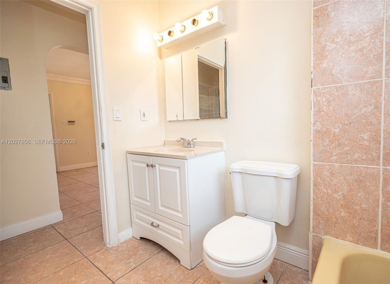5613 Pierce St , Unit 2, Hollywood, FL 33021 Photo