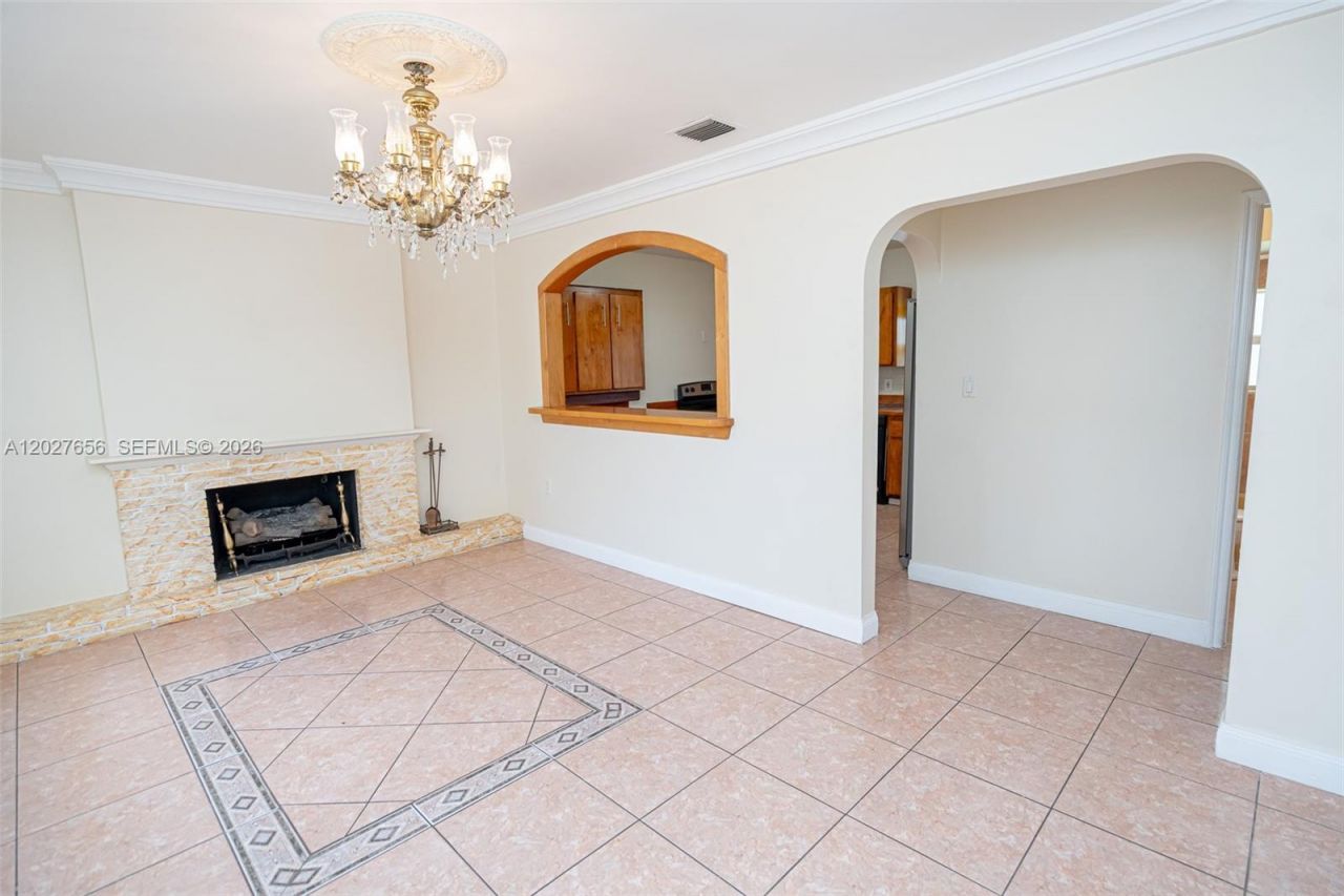 5613 Pierce St , Unit 2, Hollywood, FL 33021 Photo
