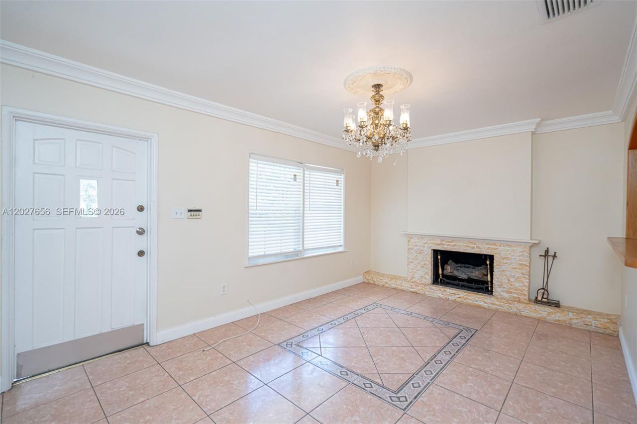5613 Pierce St , Unit 2, Hollywood, FL 33021 Photo