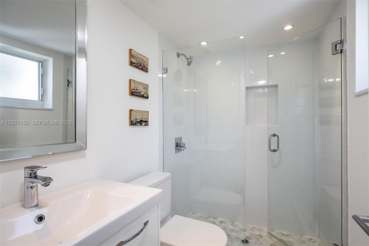 200 Galen Dr , Unit 104, Key Biscayne, FL 33149 Photo