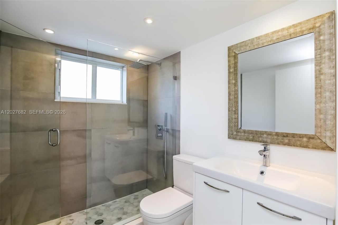 200 Galen Dr , Unit 104, Key Biscayne, FL 33149 Photo