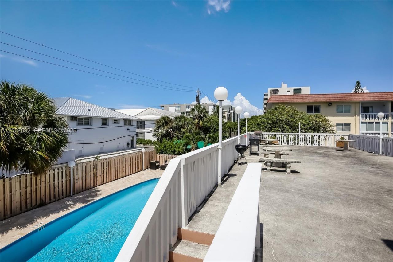 200 Galen Dr , Unit 104, Key Biscayne, FL 33149 Photo