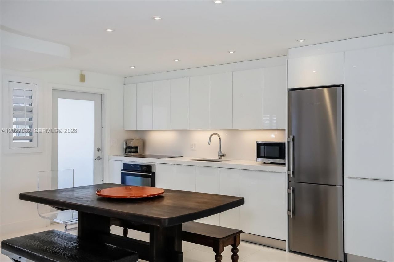 200 Galen Dr , Unit 104, Key Biscayne, FL 33149 Photo
