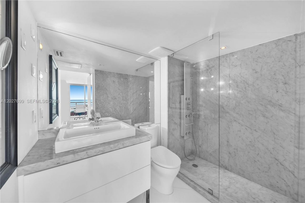 400 S Pointe Dr , Unit 2310, Miami Beach, FL 33139 Photo