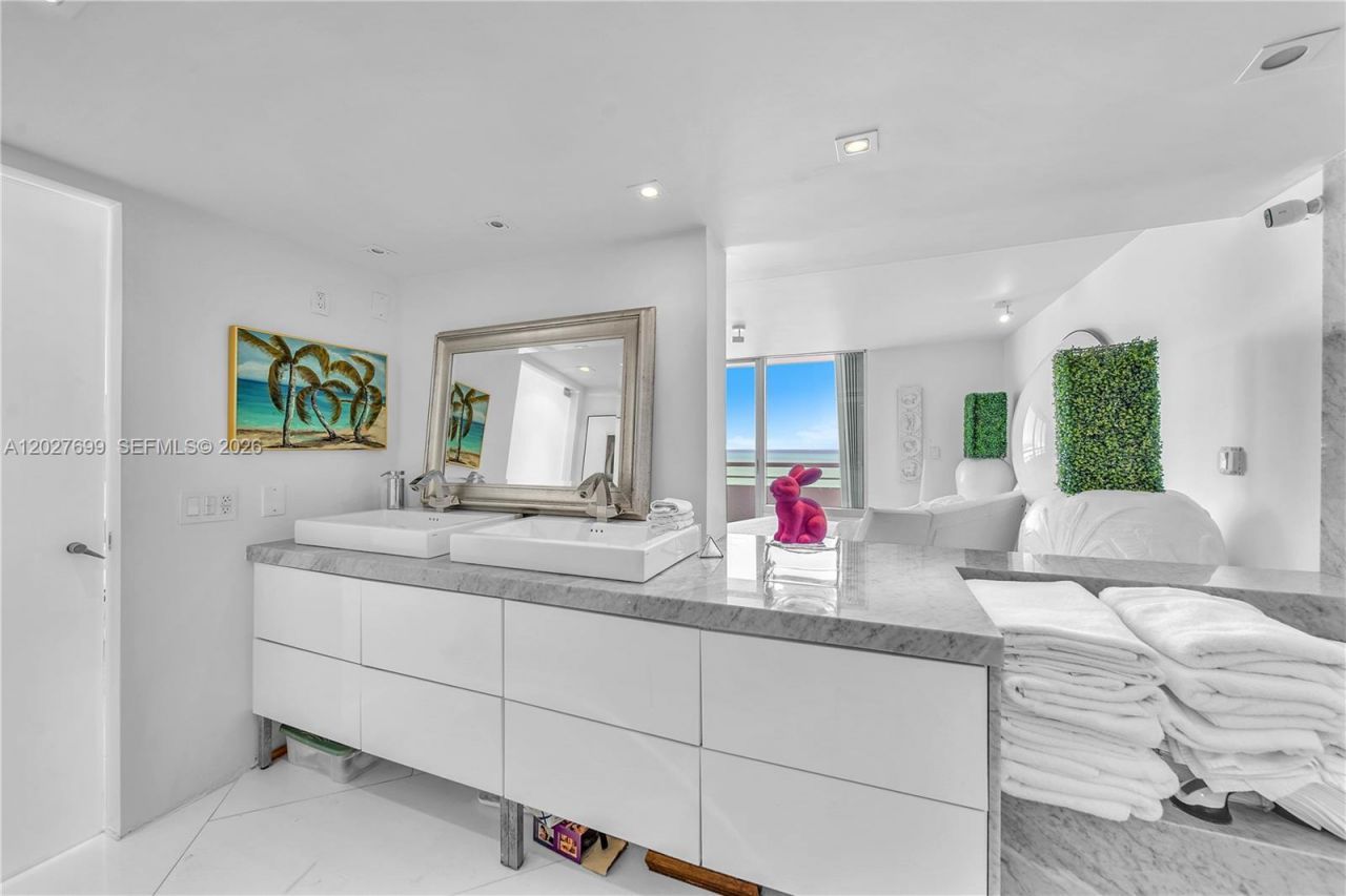 400 S Pointe Dr , Unit 2310, Miami Beach, FL 33139 Photo