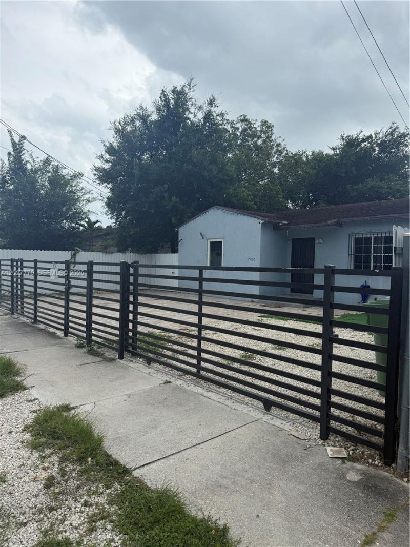 1750 NW 55th Ter , Miami, FL 33142 Photo