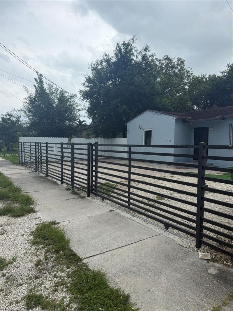 1750 NW 55th Ter , Miami, FL 33142 Photo