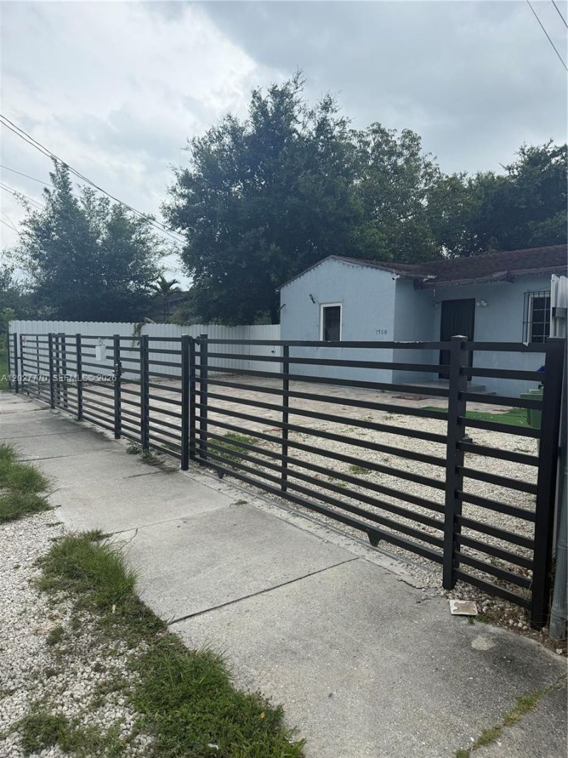 1750 NW 55th Ter , Miami, FL 33142 Photo