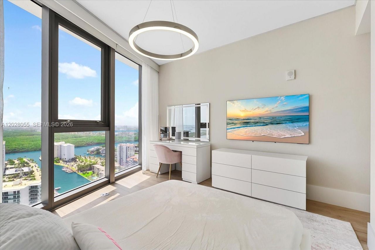 15701 Collins Ave , Unit 3101, Sunny Isles Beach, FL 33160 Photo