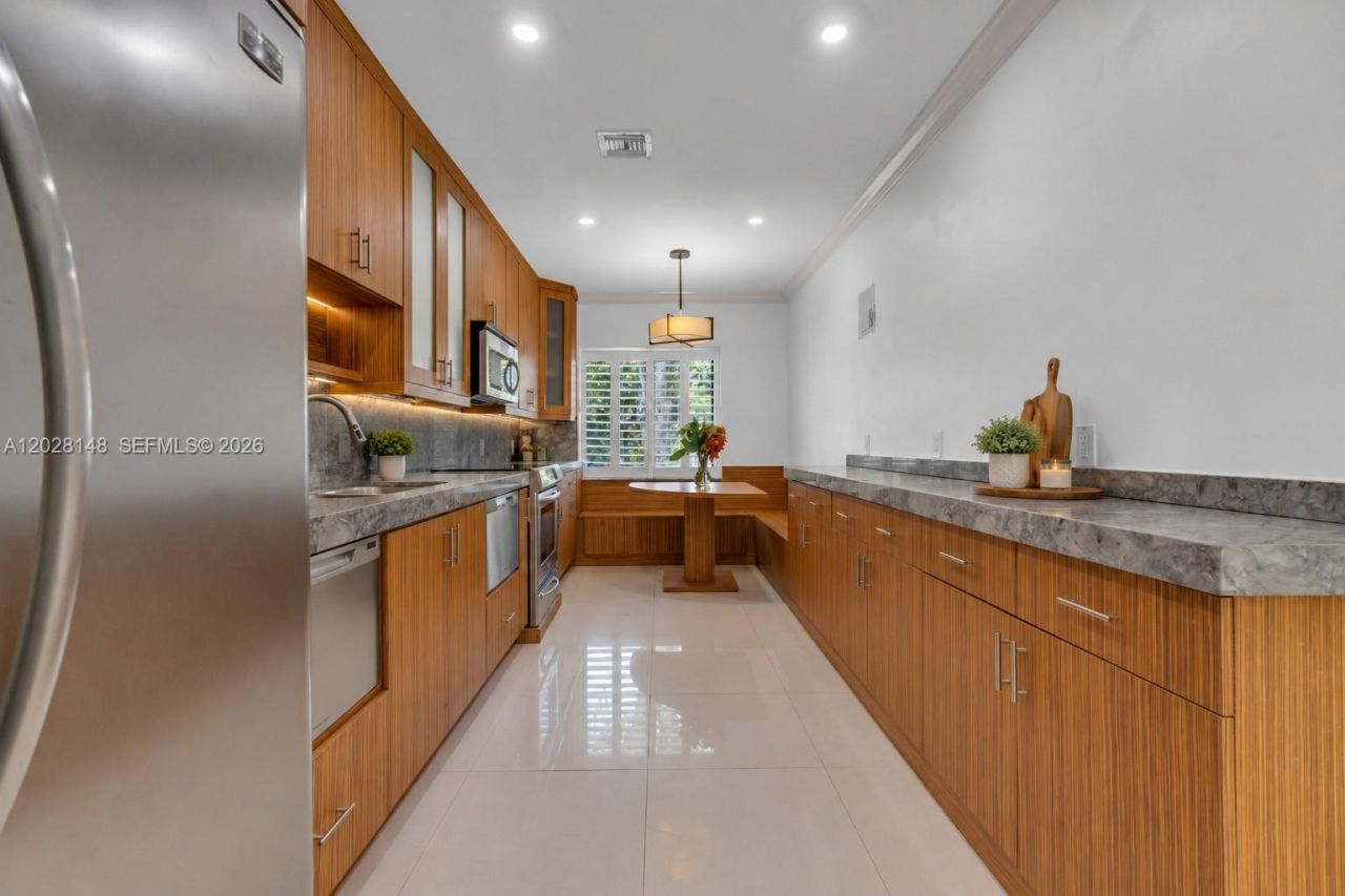 549 NE 12th Ave , Fort Lauderdale, FL 33301 Photo