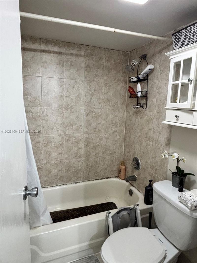 450 Commodore Dr, Unit 108, Plantation, FL 33325 Photo