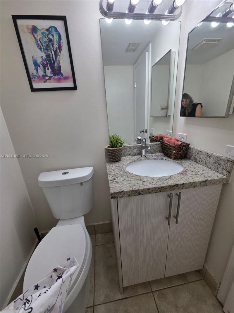 450 Commodore Dr, Unit 108, Plantation, FL 33325 Photo