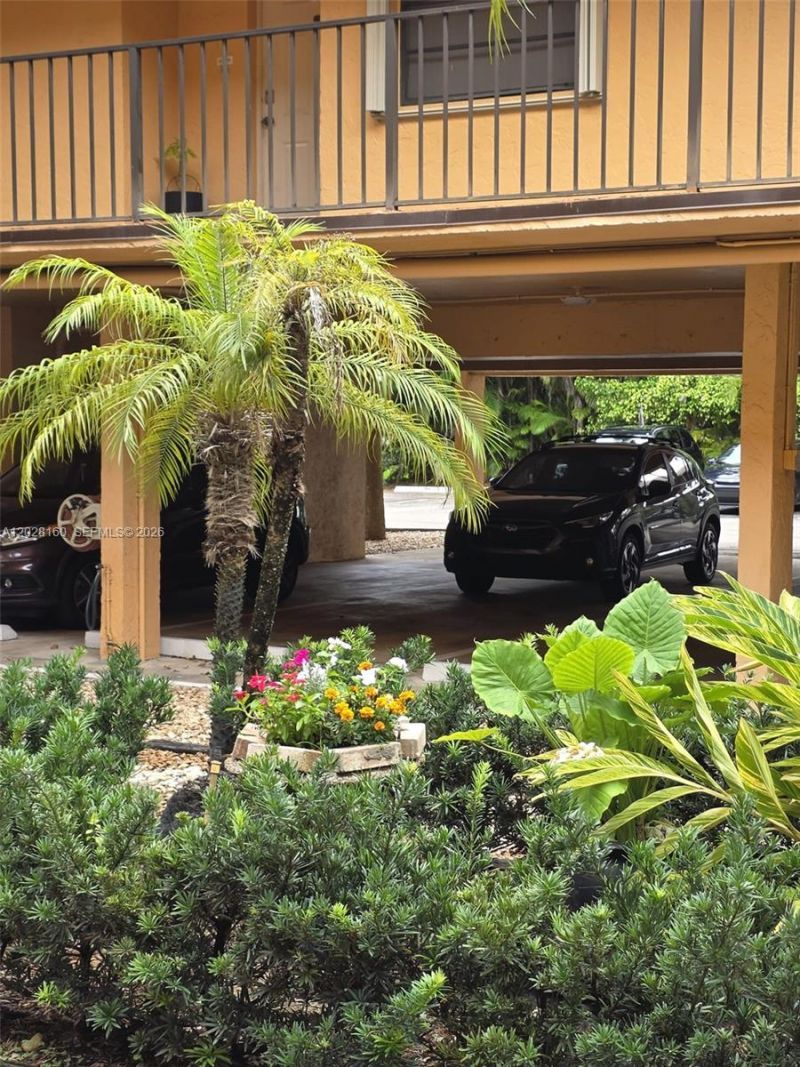 450 Commodore Dr, Unit 108, Plantation, FL 33325 Photo