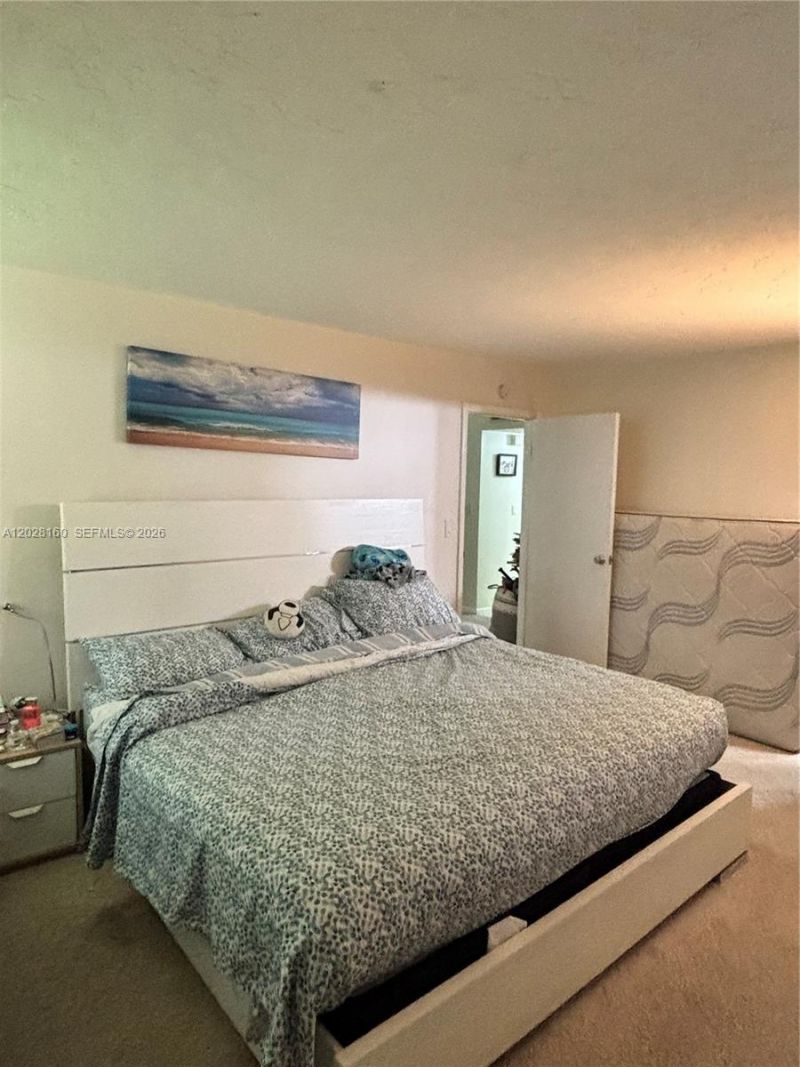 450 Commodore Dr, Unit 108, Plantation, FL 33325 Photo