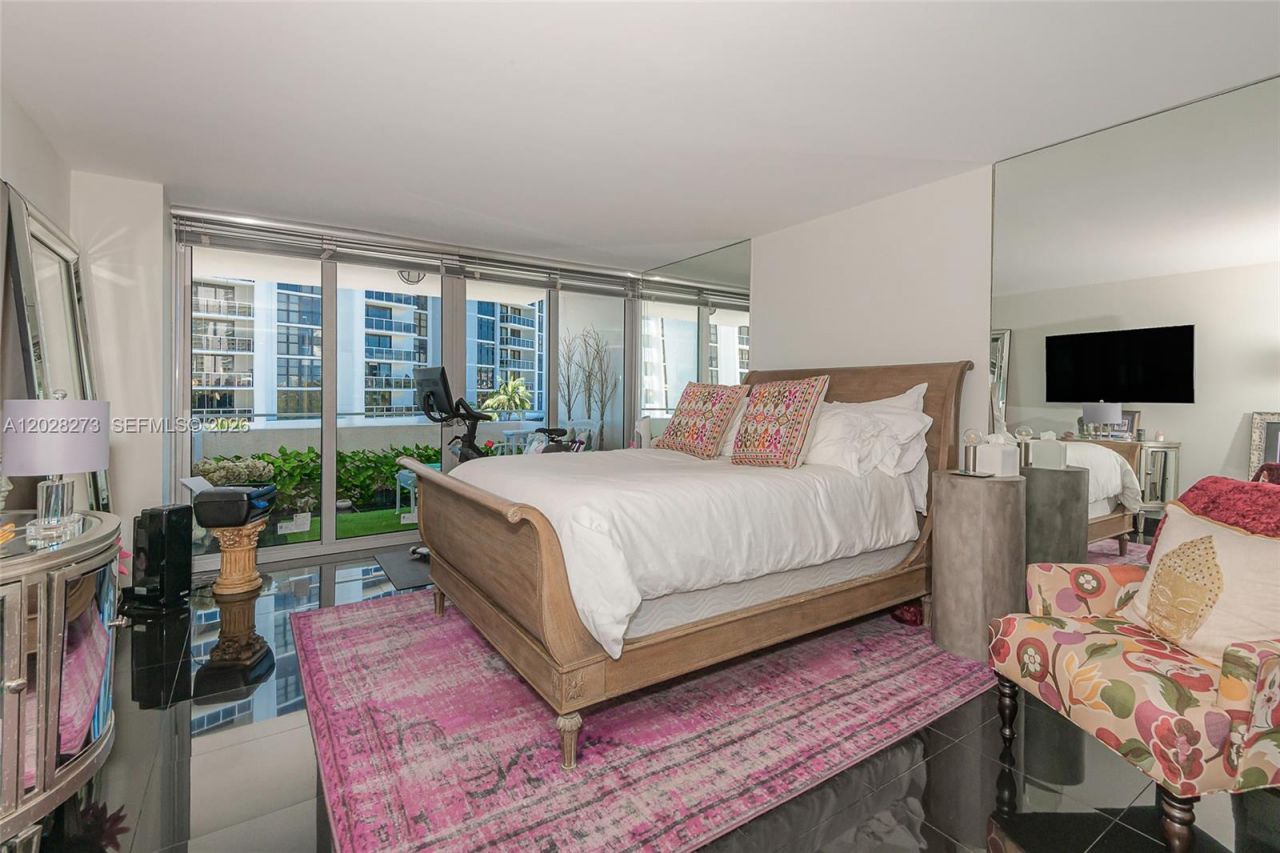 11 Island Ave, Unit 409, Miami Beach, FL 33139 Photo