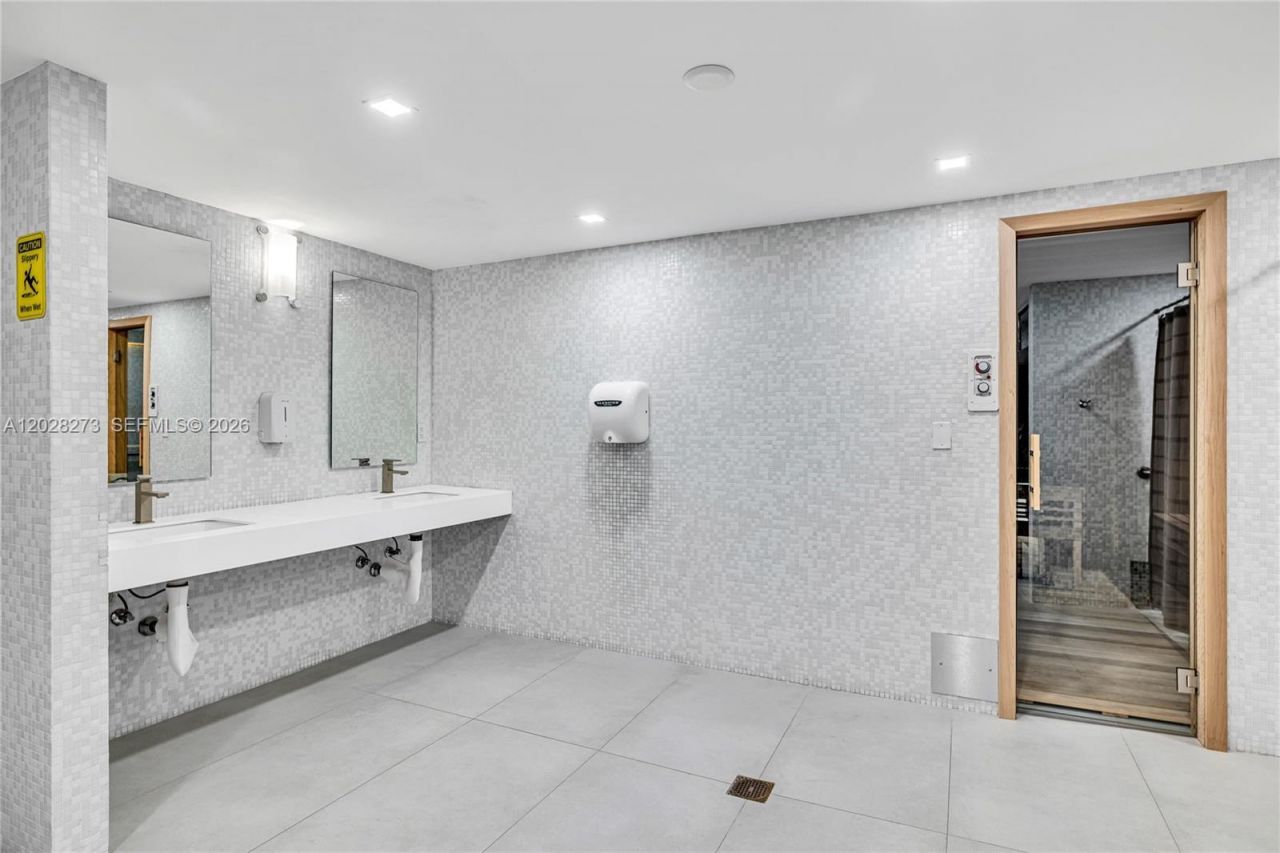 11 Island Ave, Unit 409, Miami Beach, FL 33139 Photo