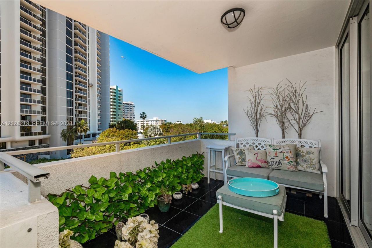 11 Island Ave, Unit 409, Miami Beach, FL 33139 Photo