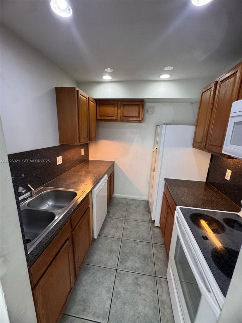 2120 Sherwood Forest Blvd, Unit 30, West Palm Beach, FL 33415 Photo