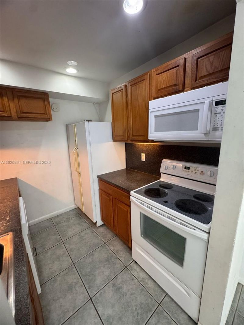 2120 Sherwood Forest Blvd, Unit 30, West Palm Beach, FL 33415 Photo