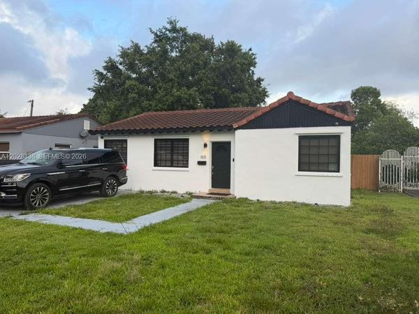 165 Lawn Way , Miami Springs, FL 33166