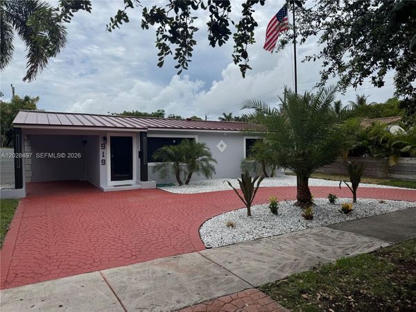 919 NE 4th Ct, Hallandale Beach, FL 33009